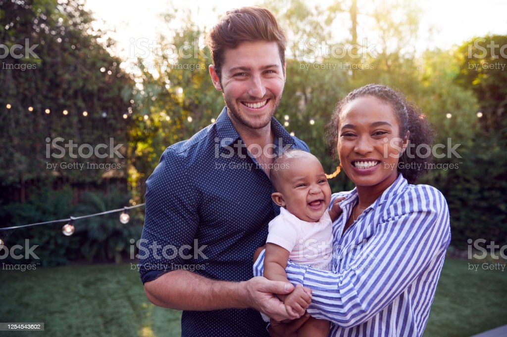 Detail Foto Keluarga Bersama Bayi Nomer 8