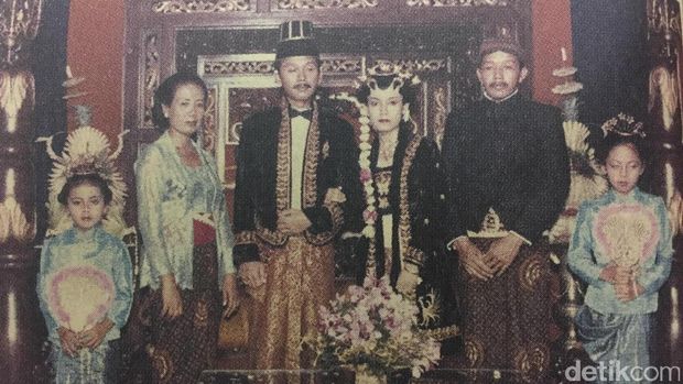 Detail Foto Keluarga Besar Jokowi Nomer 10