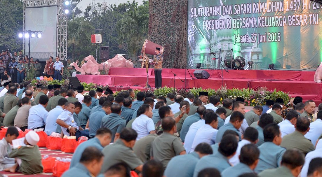 Detail Foto Keluarga Besar Jokowi Nomer 33