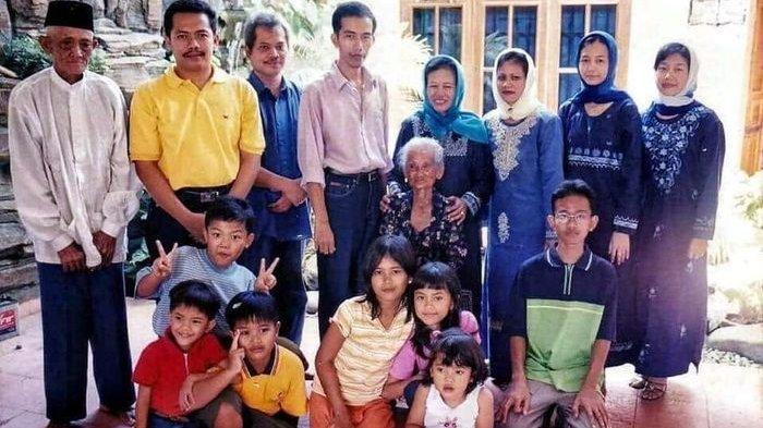 Detail Foto Keluarga Besar Jokowi Nomer 5