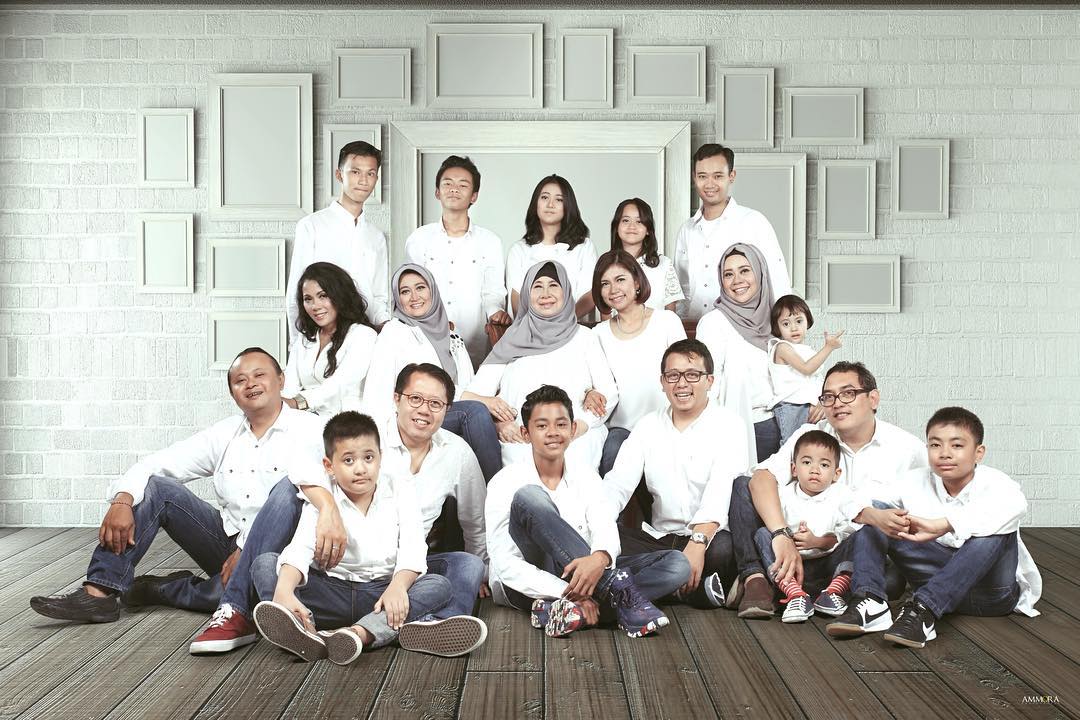 Detail Foto Keluarga Besar Studio Nomer 4