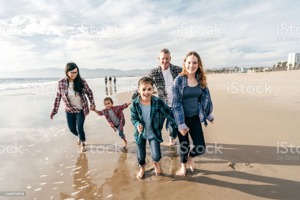 Detail Foto Keluarga Di Pantai Nomer 22