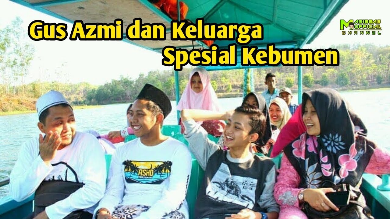 Detail Foto Keluarga Gus Azmi Nomer 13