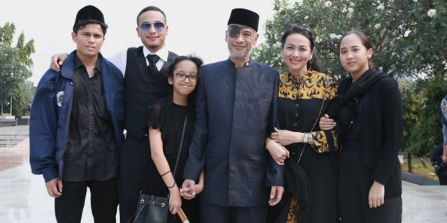 Foto Keluarga Habibie - KibrisPDR