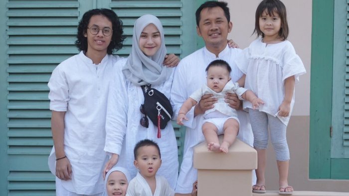 Detail Foto Keluarga Indonesia Nomer 8