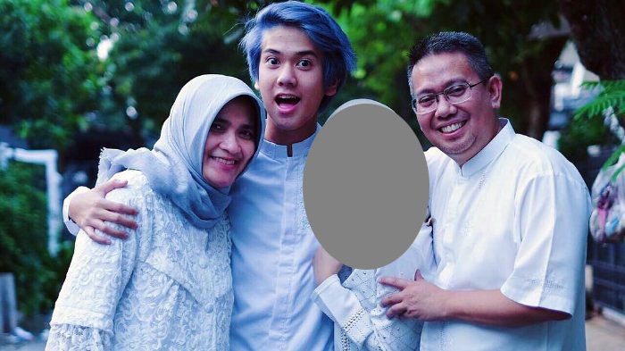 Detail Foto Keluarga Iqbaal Dhiafakhri Ramadhan Nomer 10