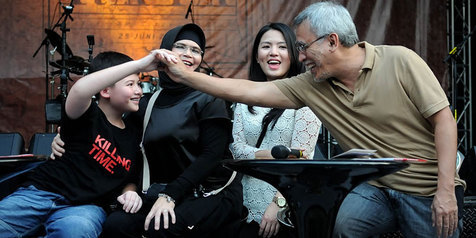 Detail Foto Keluarga Iwan Fals Nomer 22