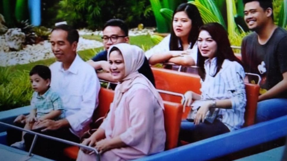 Detail Foto Keluarga Jokowi Nomer 22