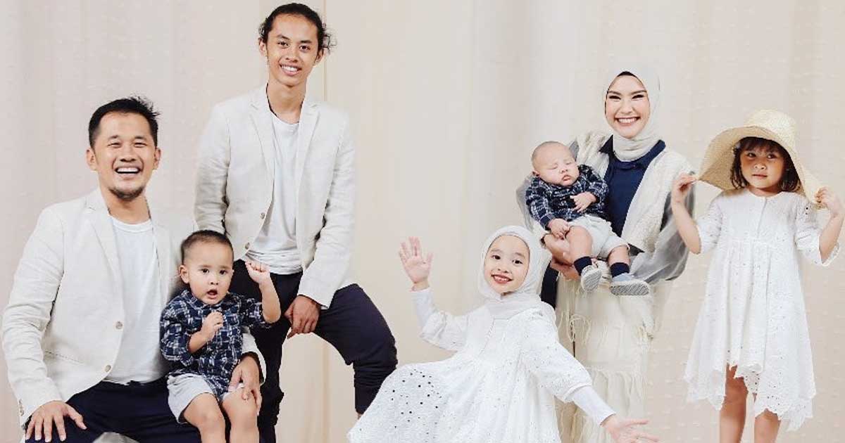 Detail Foto Keluarga Lebaran Nomer 11