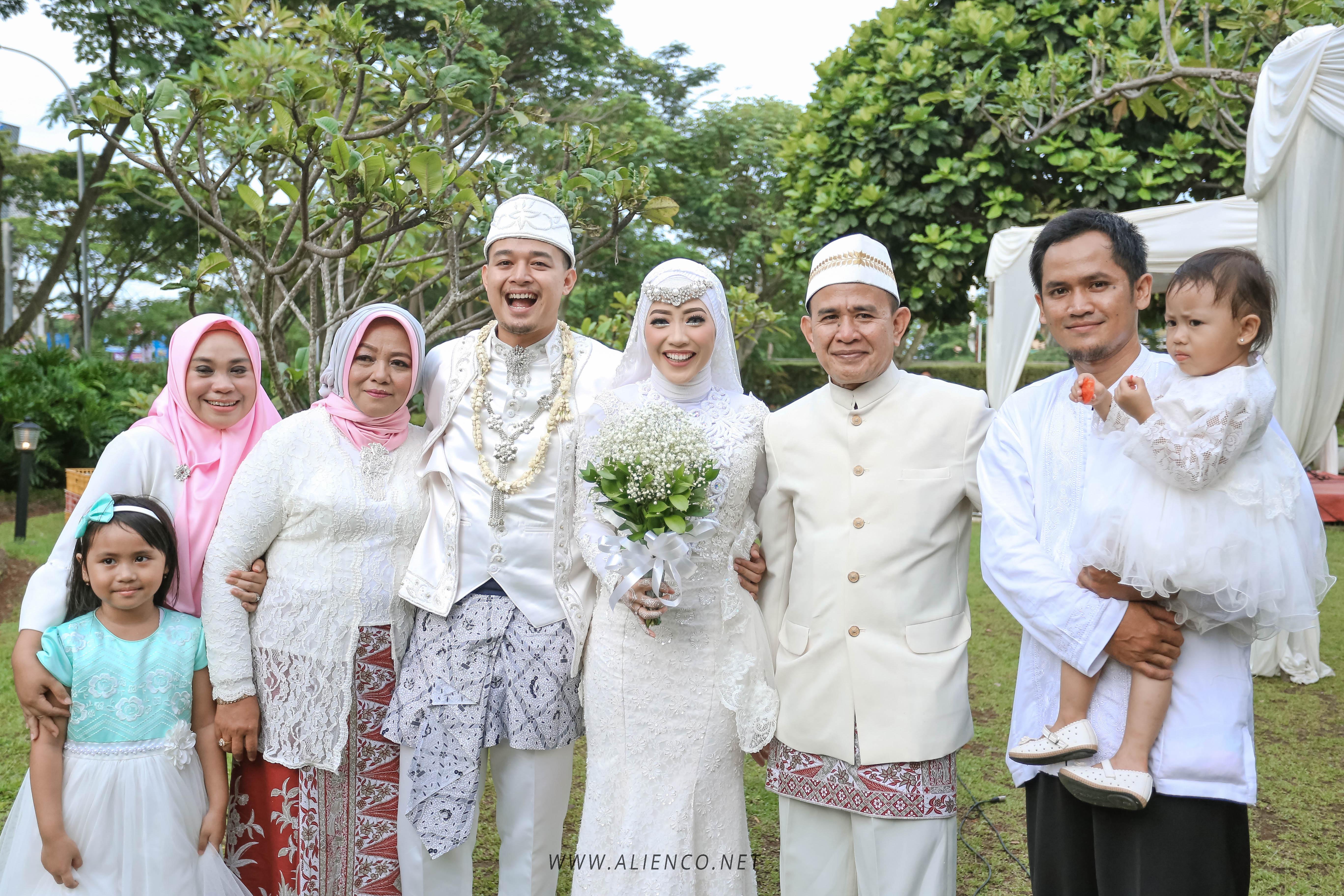 Detail Foto Keluarga Pengantin Nomer 30