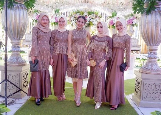 Detail Foto Keluarga Pengantin Nomer 45