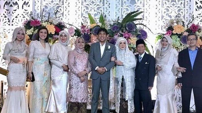 Detail Foto Keluarga Pengantin Nomer 9