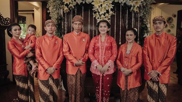 Detail Foto Keluarga Pernikahan Nomer 35