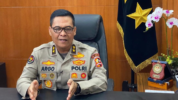 Detail Foto Keluarga Polri Nomer 20