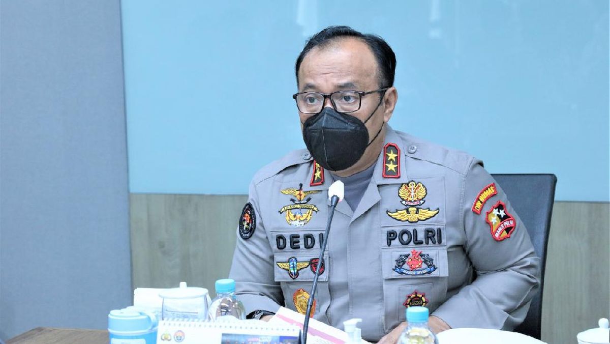 Detail Foto Keluarga Polri Nomer 22