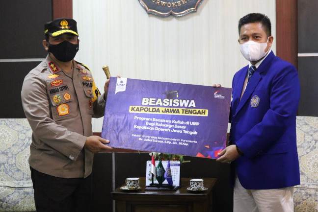 Detail Foto Keluarga Polri Nomer 25