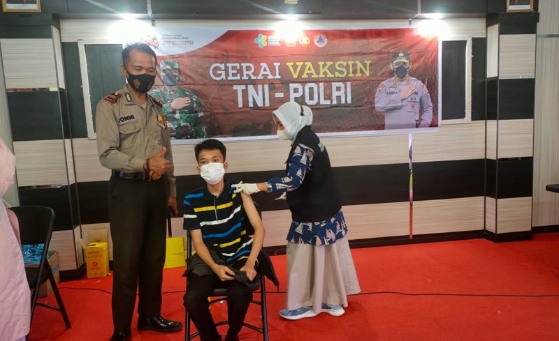 Detail Foto Keluarga Polri Nomer 42