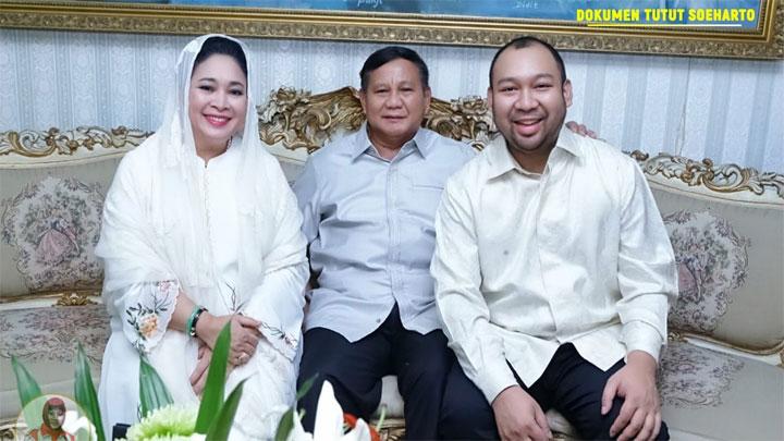 Detail Foto Keluarga Prabowo Nomer 2