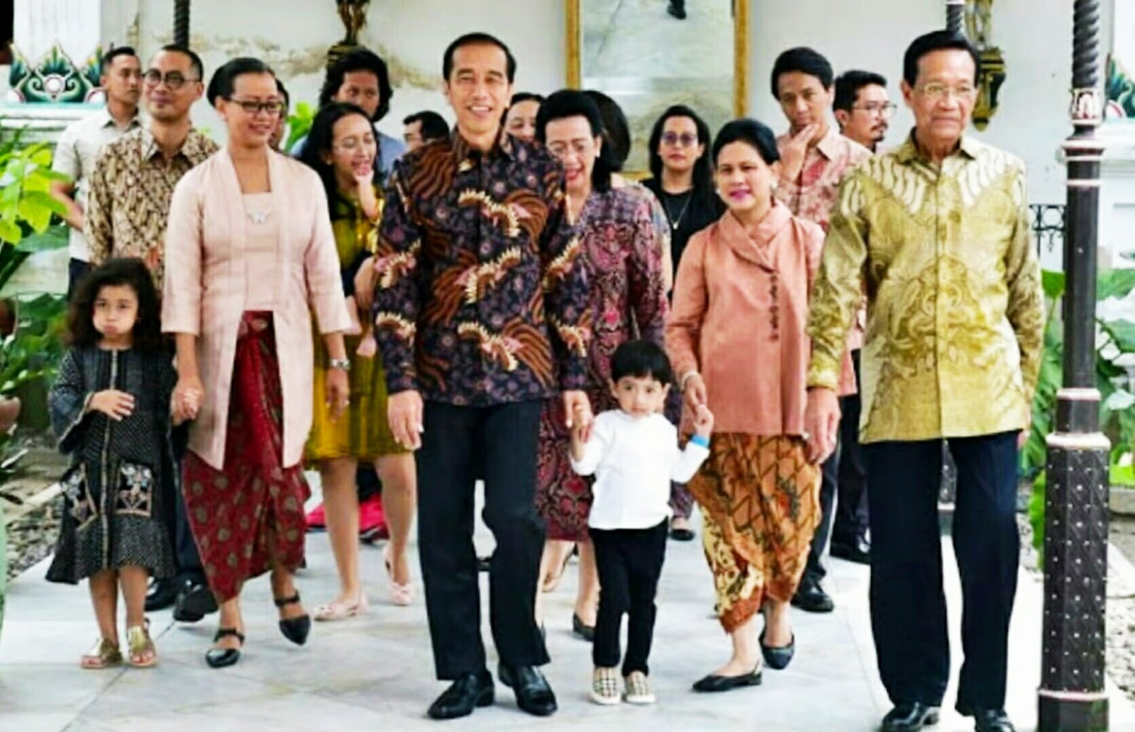 Detail Foto Keluarga Presiden Indonesia Nomer 19