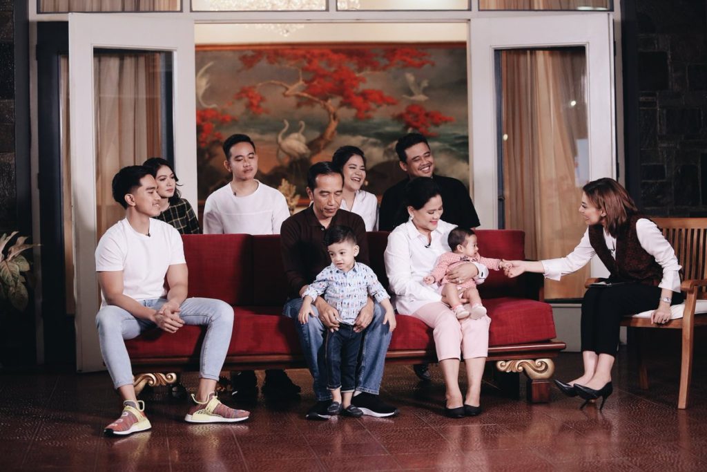 Detail Foto Keluarga Presiden Jokowi Nomer 5