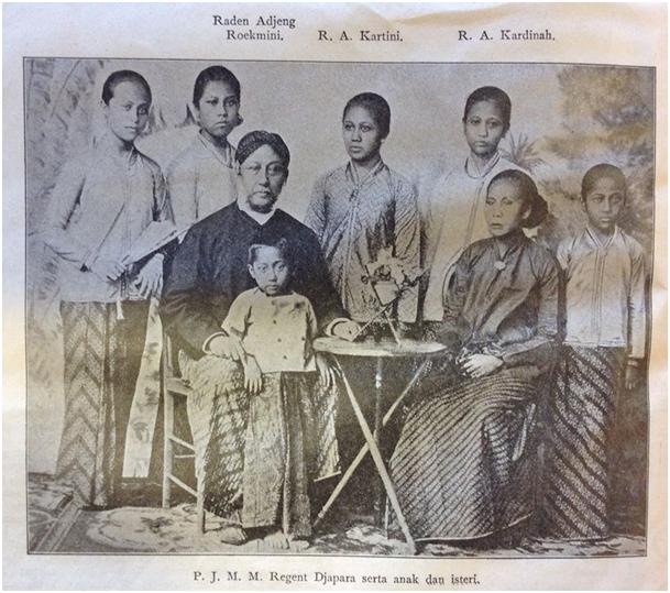 Detail Foto Keluarga Ra Kartini Nomer 22