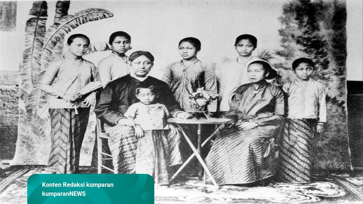 Detail Foto Keluarga Ra Kartini Nomer 40