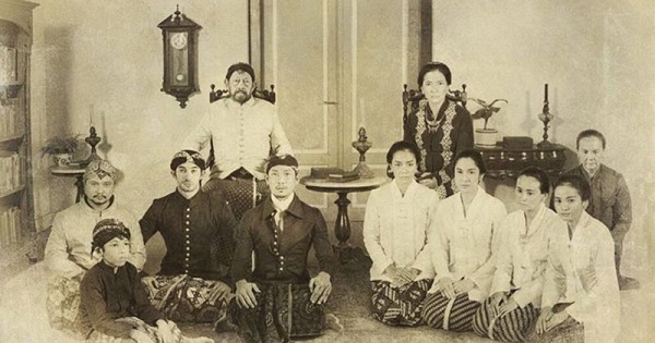 Detail Foto Keluarga Ra Kartini Nomer 5