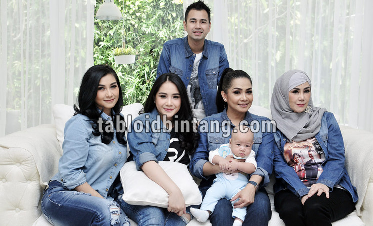 Detail Foto Keluarga Raffi Ahmad Dan Nagita Nomer 16