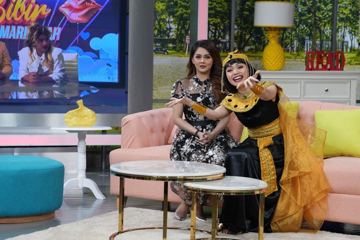 Detail Foto Keluarga Rina Nose Nomer 26