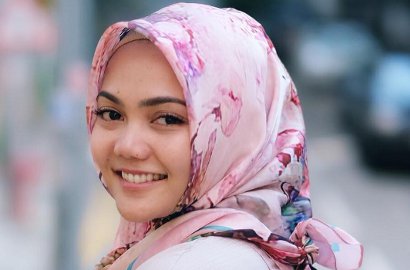 Detail Foto Keluarga Rina Nose Nomer 40