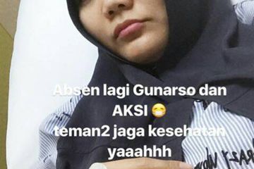 Detail Foto Keluarga Rina Nose Nomer 47