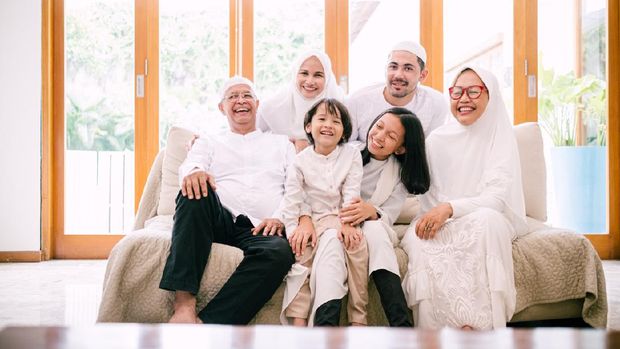 Detail Foto Keluarga Saat Lebaran Nomer 8