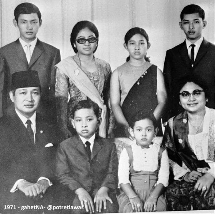 Detail Foto Keluarga Soeharto Nomer 7