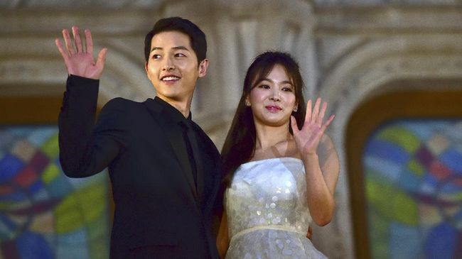 Detail Foto Keluarga Song Joong Ki Nomer 26