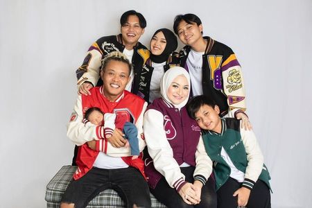 Foto Keluarga Sule - KibrisPDR