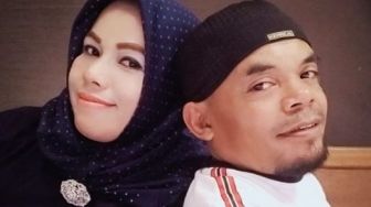 Detail Foto Keluarga Ucok Baba Nomer 5