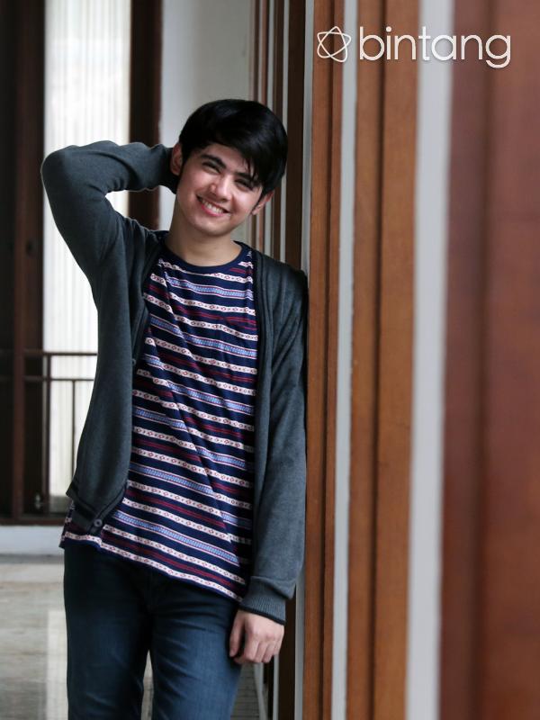 Detail Foto Keren Aliando Syarief Nomer 2