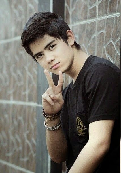 Detail Foto Keren Aliando Syarief Nomer 4