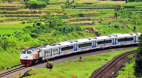 Detail Foto Kereta Api Indonesia Nomer 17