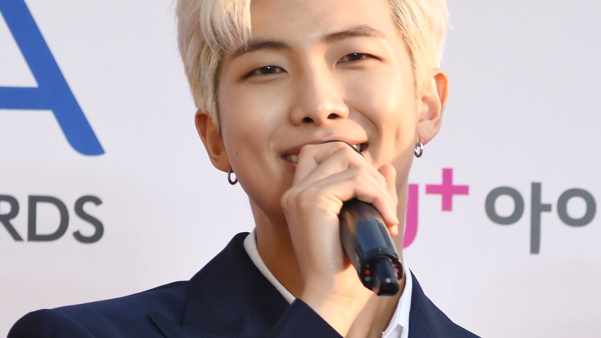 Detail Foto Kim Namjoon Nomer 25