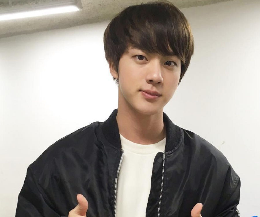 Detail Foto Kim Seok Jin Nomer 40