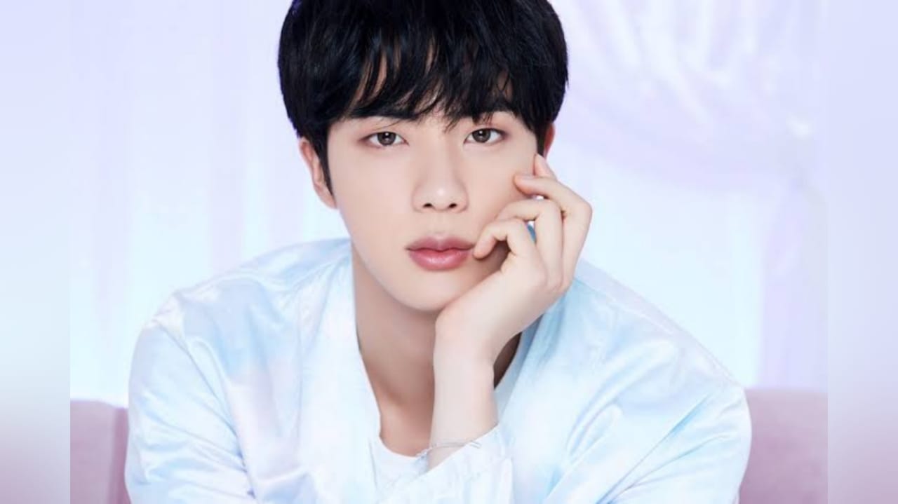 Detail Foto Kim Seokjin Nomer 19