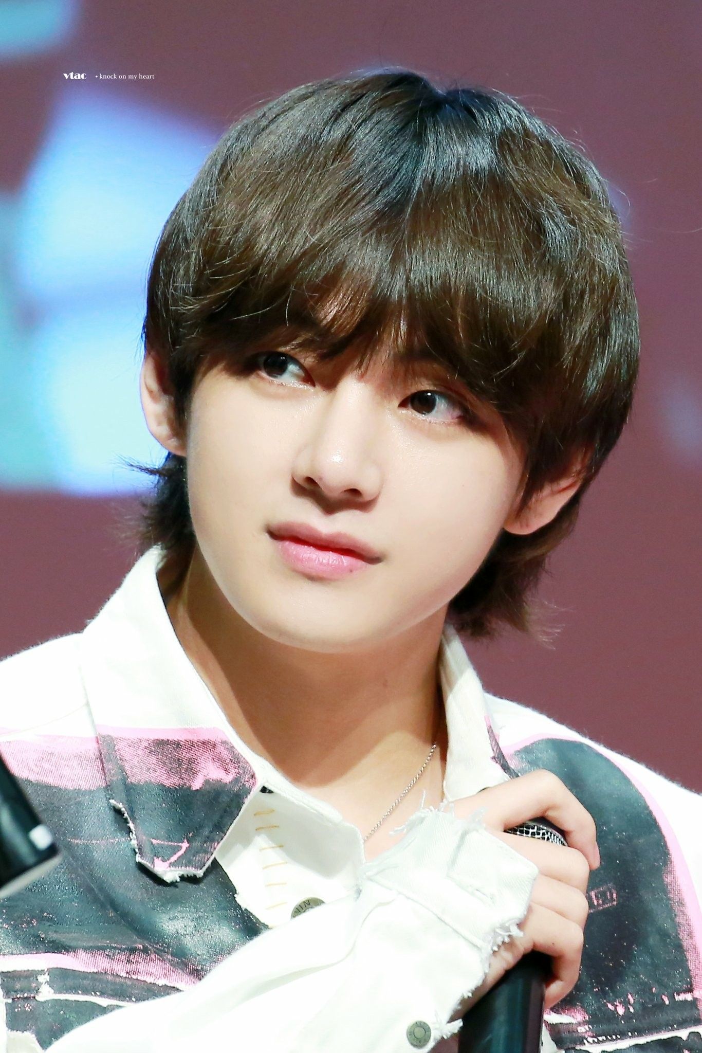 Detail Foto Kim Taehyung 2018 Nomer 2