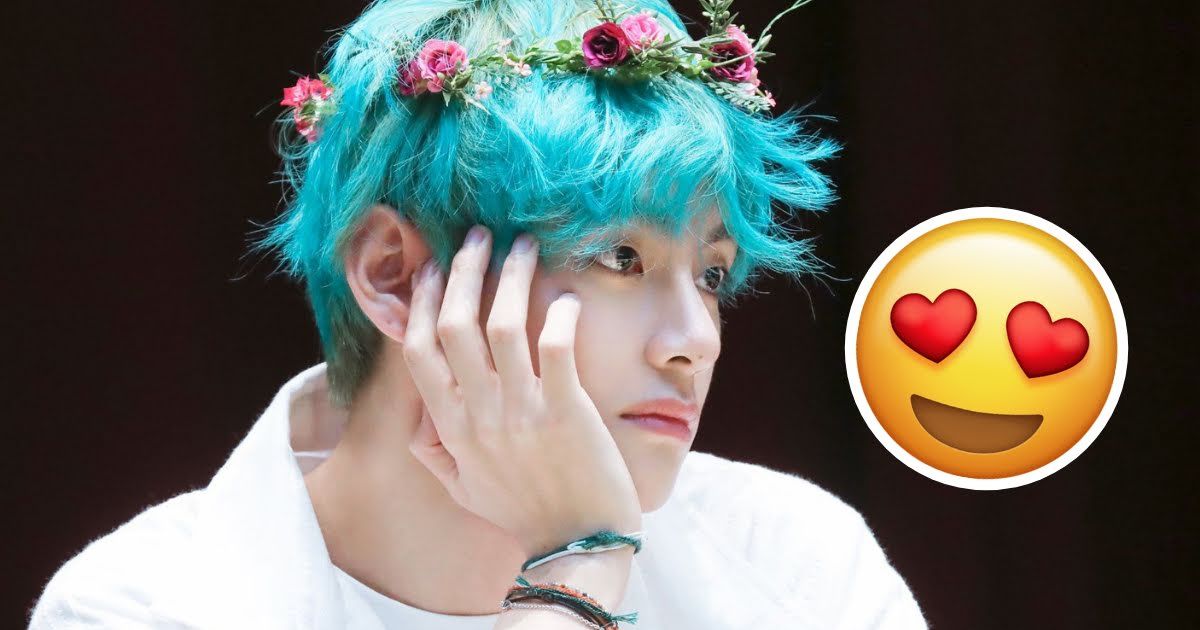 Detail Foto Kim Taehyung Rambut Biru Nomer 31