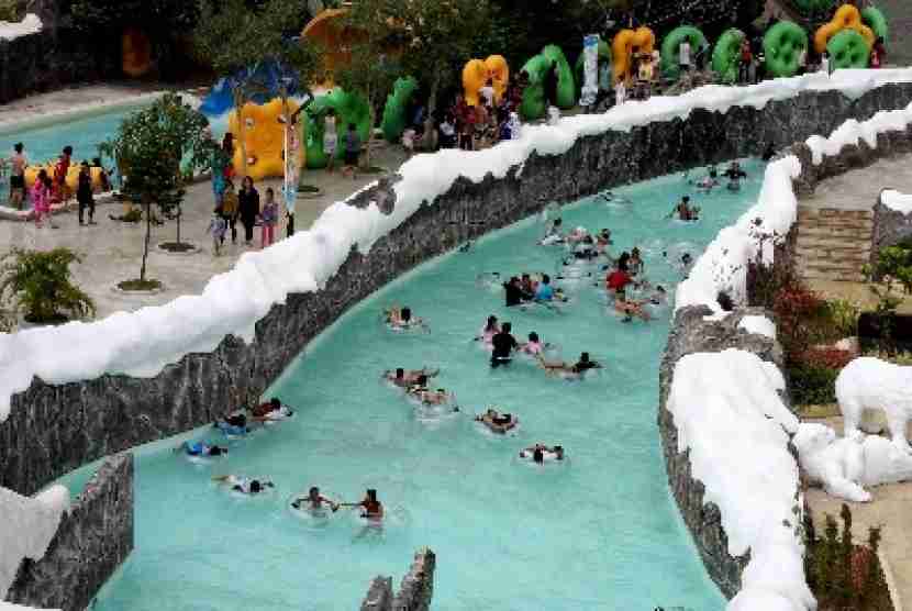 Detail Foto Kolam Renang Snowbay Nomer 32