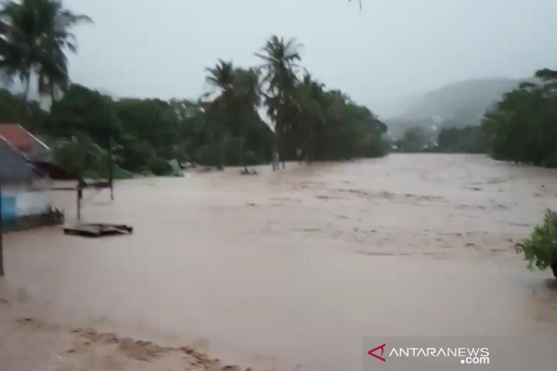 Detail Foto Korban Banjir Bandang Garut Nomer 47