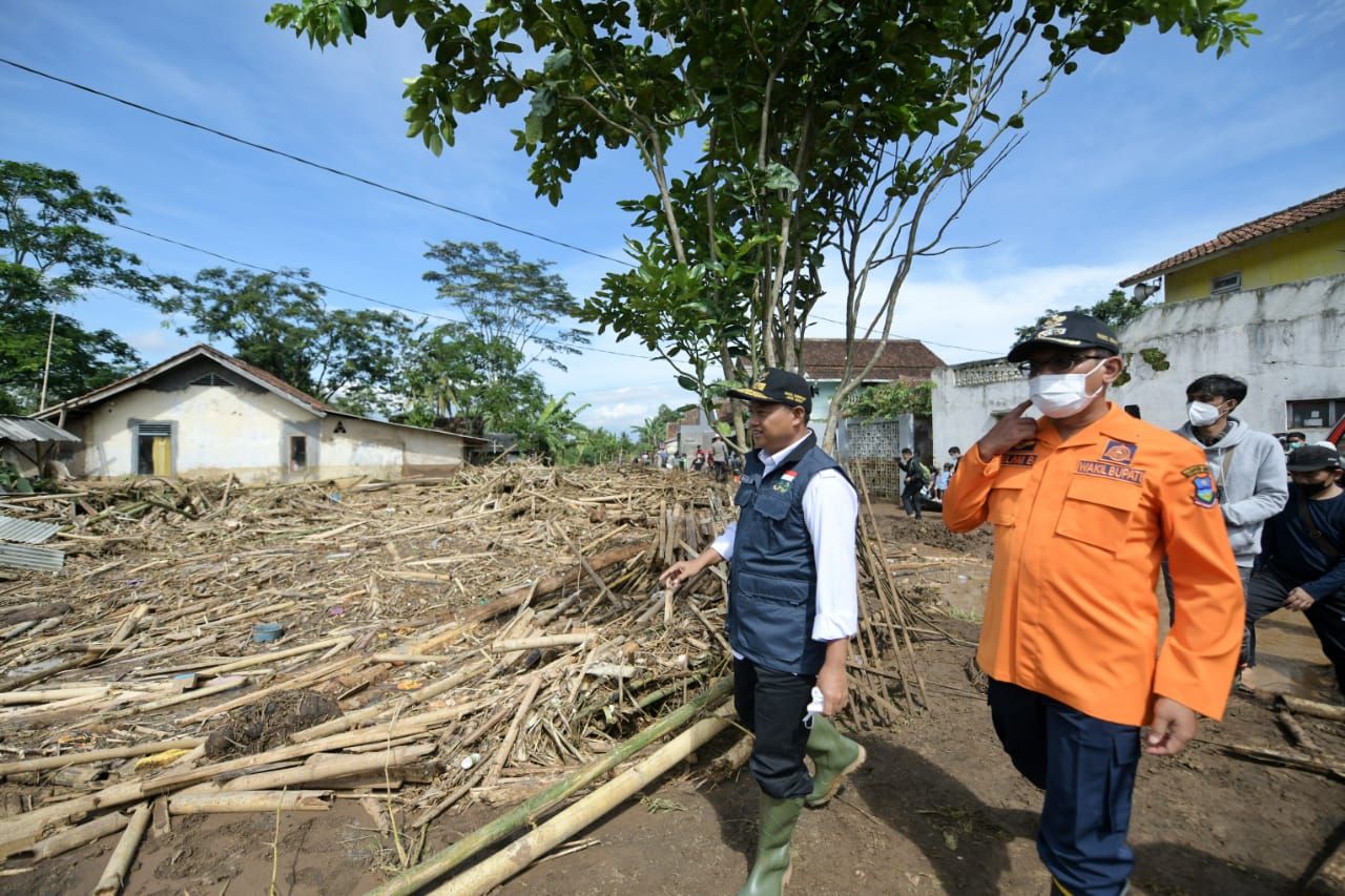 Detail Foto Korban Banjir Bandang Garut Nomer 53