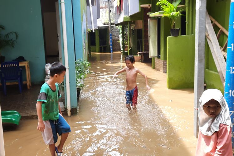 Detail Foto Korban Kampung Melayu Nomer 46