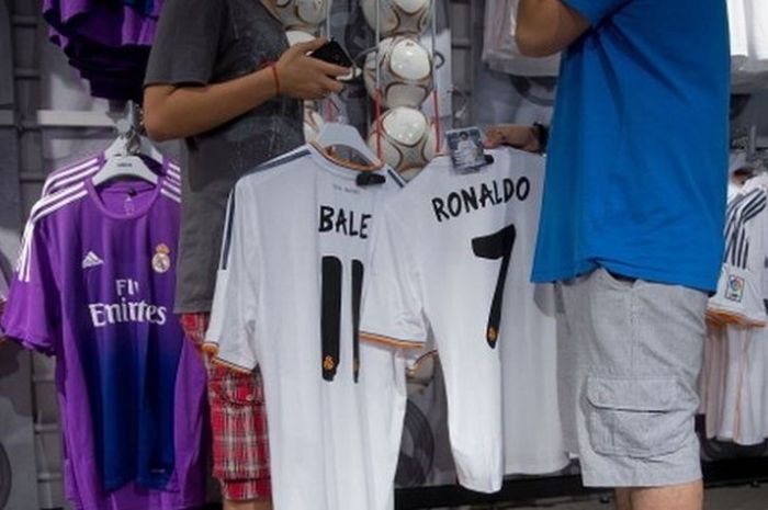 Detail Foto Kostum Real Madrid Nomer 47