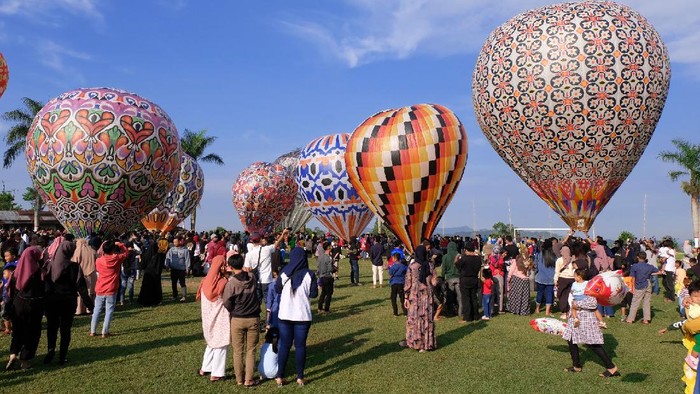 Detail Foto Kuda Gambar Balon Udara Nomer 26